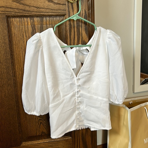 White Abercrombie top (S) NWOT - Picture 1 of 4